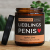 lieblings penis | https://frechekerzen.s3.eu-central-1.amazonaws.com/release/250ml+GROSS/partner/mann/images/apfelzi/main-live.jpg FRECHEKERZEN, Witzige Sojawachs Duftkerze mit frechem Spruch und aufregendem Duft, ideal als lustiges handgemachtes Geschenk