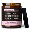Kerze im Glas | sitzt ein informatiker in der sonne.