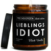 lieblings idiot | partner/mann/lieblings-id-4647186/images/blackva/main-ob.jpg FRECHEKERZEN, Witzige Sojawachs Duftkerze mit frechem Spruch und aufregendem Duft, ideal als lustiges handgemachtes Geschenk
