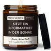 Kerze im Glas | sitzt ein informatiker in der sonne.